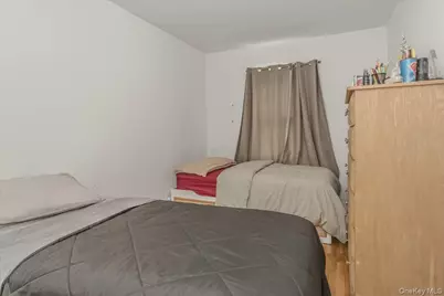 22250 Braddock Avenue, Queens Village, NY 11428 - Photo 10