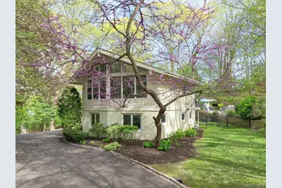 7 Southeast Road, Sands Point, NY 11050 - Photo 4