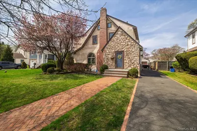 96 Southard Avenue, Rockville Centre, NY 11570 - Photo 28