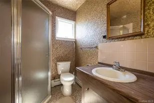 3905 Greentree Dr, Oceanside, NY 11572 - Photo 10