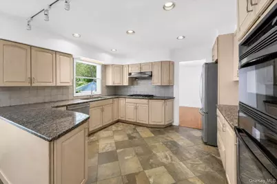 983 Palmer Avenue, Mamaroneck, NY 10543 - Photo 22