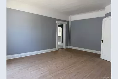 24 Doxsey Place #3, Lynbrook, NY 11563 - Photo 2
