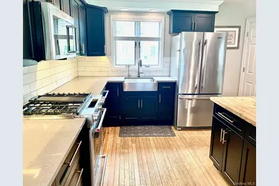 435 Middle Road, Riverhead, NY 11901 - Photo 2