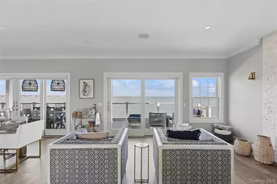 39 Shinnecock Road, East Quogue, NY 11942 - Photo 6