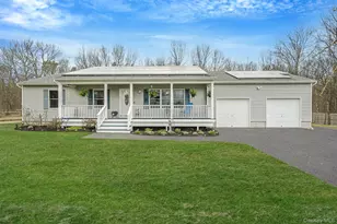 168 Brookfield Ave, Center Moriches, NY 11934 - Photo 2