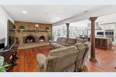 9 Arista Court, Dix Hills, NY 11746 - Photo 16