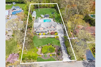 9 Arista Court, Dix Hills, NY 11746 - Photo 4