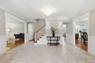 9 Arista Ct, Dix Hills, NY 11746 - Photo 6