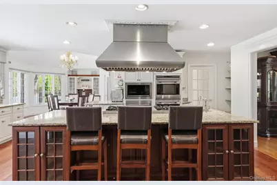 9 Arista Court, Dix Hills, NY 11746 - Photo 10