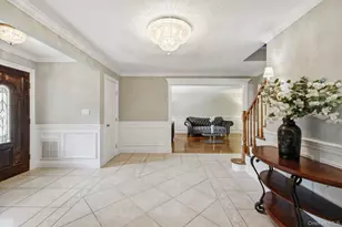 9 Arista Ct, Dix Hills, NY 11746 - Photo 8