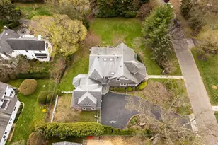 16 Middle Dr, Manhasset, NY 11030 - Photo 20