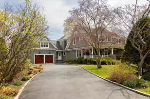 16 Middle Dr, Manhasset, NY 11030 - Photo 2