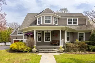 16 Middle Dr, Manhasset, NY 11030 - Photo 2
