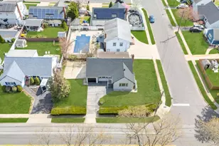 207 August Rd, North Babylon, NY 11703 - Photo 2