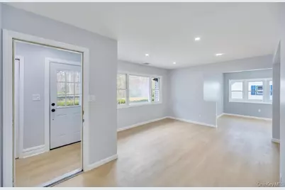207 August Road, North Babylon, NY 11703 - Photo 4