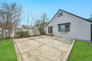 207 August Rd, North Babylon, NY 11703 - Photo 22