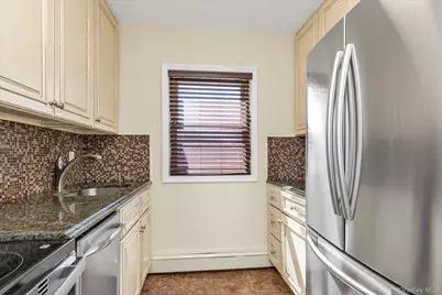4 Rose Street #5-H1, Oceanside, NY 11572 - Photo 8