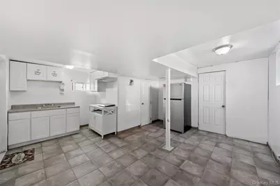 2710 Lurting Avenue, Bronx, NY 10469 - Photo 16