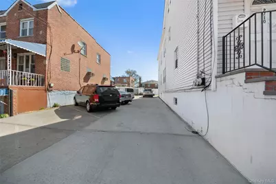 2710 Lurting Avenue, Bronx, NY 10469 - Photo 36