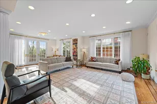 8 Wesey Ct, Great Neck, NY 11024 - Photo 6