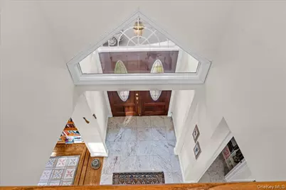 8 Wesey Court, Great Neck, NY 11024 - Photo 24