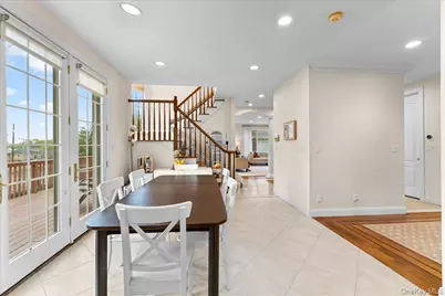 8 Wesey Court, Great Neck, NY 11024 - Photo 16