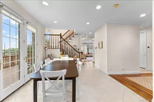 8 Wesey Ct, Great Neck, NY 11024 - Photo 16