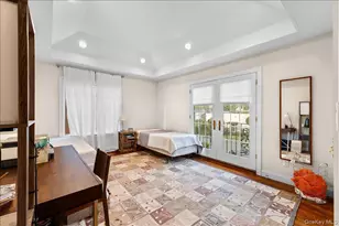 8 Wesey Ct, Great Neck, NY 11024 - Photo 32