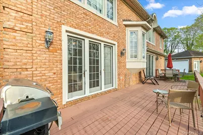 8 Wesey Court, Great Neck, NY 11024 - Photo 40