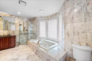 8 Wesey Ct, Great Neck, NY 11024 - Photo 30