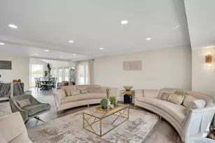 25 Quintree Ln, Melville, NY 11747 - Photo 12
