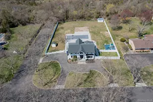 25 Quintree Ln, Melville, NY 11747 - Photo 50