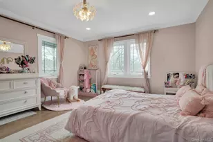 25 Quintree Ln, Melville, NY 11747 - Photo 36