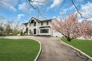 25 Quintree Ln, Melville, NY 11747 - Photo 2