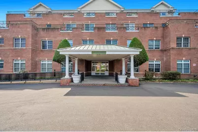 1 Portico Court #300, Great Neck, NY 11021 - Photo 2