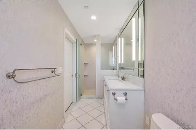 1 Portico Court #300, Great Neck, NY 11021 - Photo 30