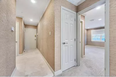 1 Portico Court #300, Great Neck, NY 11021 - Photo 6