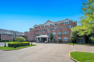 1 Portico Ct, Great Neck, NY 11021 - Photo 36