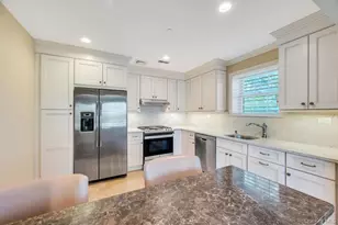 1 Portico Ct, Great Neck, NY 11021 - Photo 24