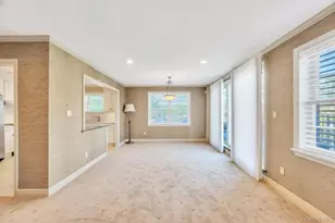 1 Portico Ct, Great Neck, NY 11021 - Photo 10