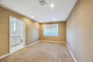 1 Portico Ct, Great Neck, NY 11021 - Photo 28