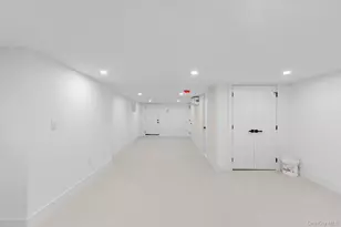 518 E 29th St, Brooklyn, NY 11210 - Photo 12