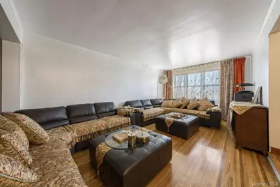 143-50 Hoover Avenue #306, Briarwood, NY 11435 - Photo 4