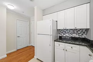 300 Mamaroneck Ave, White Plains, NY 10604 - Photo 8