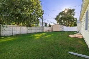 26 Pebble Ln, Levittown, NY 11756 - Photo 20
