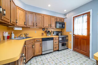26 Pebble Lane, Levittown, NY 11756 - Photo 2