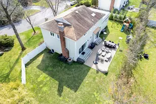 21 Elmridge Dr, Scarsdale, NY 10583 - Photo 4
