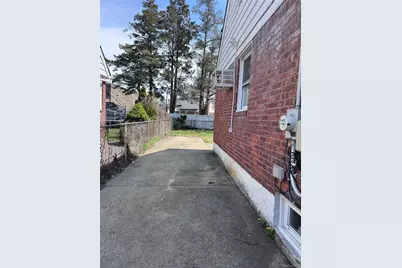 21 Boden Avenue, Valley Stream, NY 11580 - Photo 2