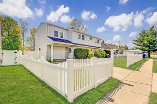 50 Gleaner Ln, Levittown, NY 11756 - Photo 2