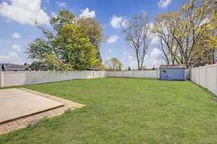 50 Gleaner Ln, Levittown, NY 11756 - Photo 20